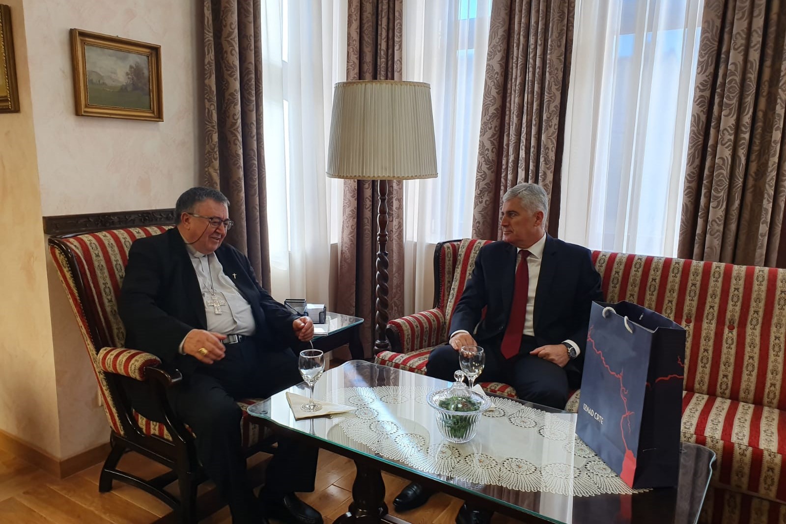 Zamjenik predsjedatelja Doma naroda PSBiH dr. Dragan Čović susreo se u Sarajevu sa vrhbosanskim nadbiskupom kardinalom Vinkom Puljićem